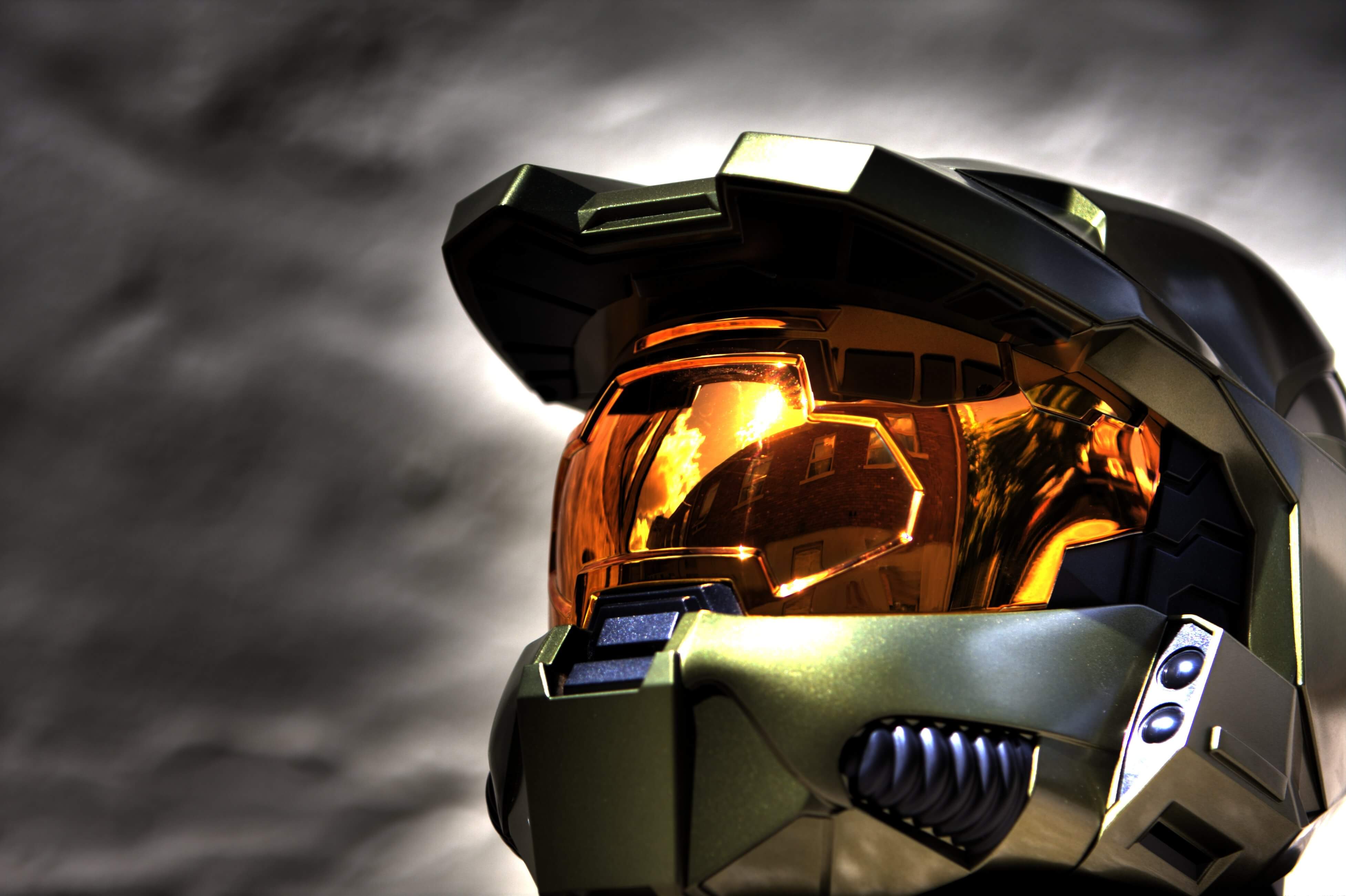 Halo: Master Chief Gazer 4K Wallpaper • GamePhD
